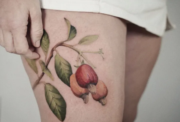 Tatuagem por Luiza Blackbird